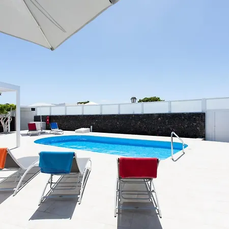 Vila 3 Bedroom Delphi With Private Heated Pool. *