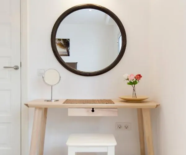 3 Bedroom Delphi With Private Heated Pool. * Puerto del Carmen (Lanzarote)