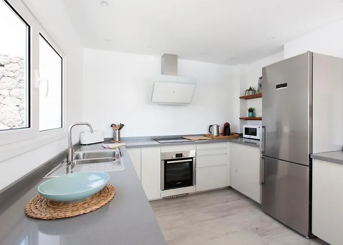 3 Bedroom Delphi With Private Heated Pool. 빌라 *