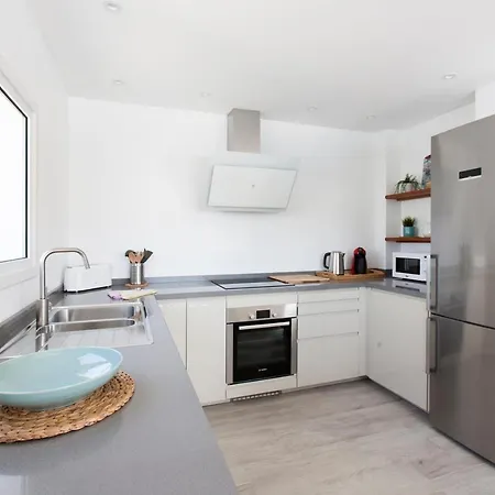 3 Bedroom Delphi With Private Heated Pool. Willa *