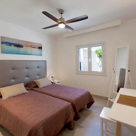 3 Bedroom Delphi With Private Heated Pool. Villa *