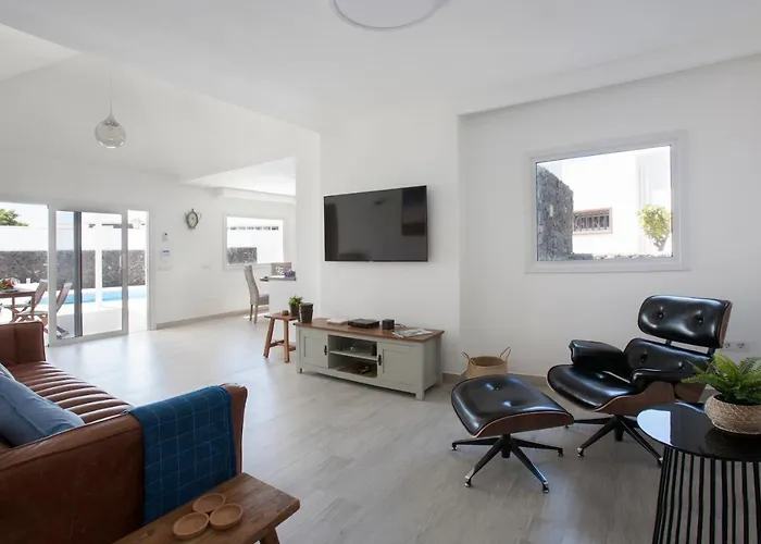 וילה 3 Bedroom Delphi With Private Heated Pool. פוארטו דל כרמן